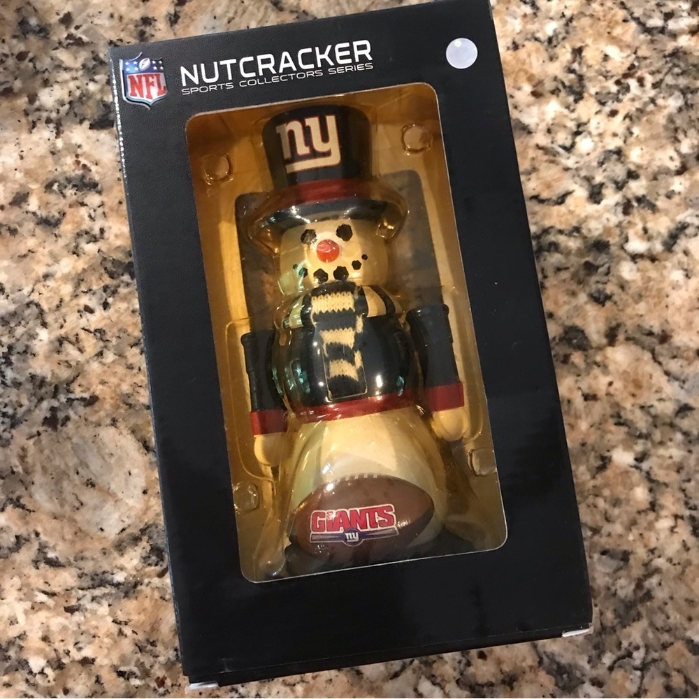 🏈NFL New Giants Snowman Nutcracker